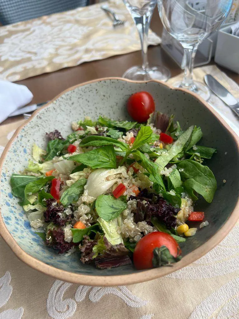 Kinoa Salata