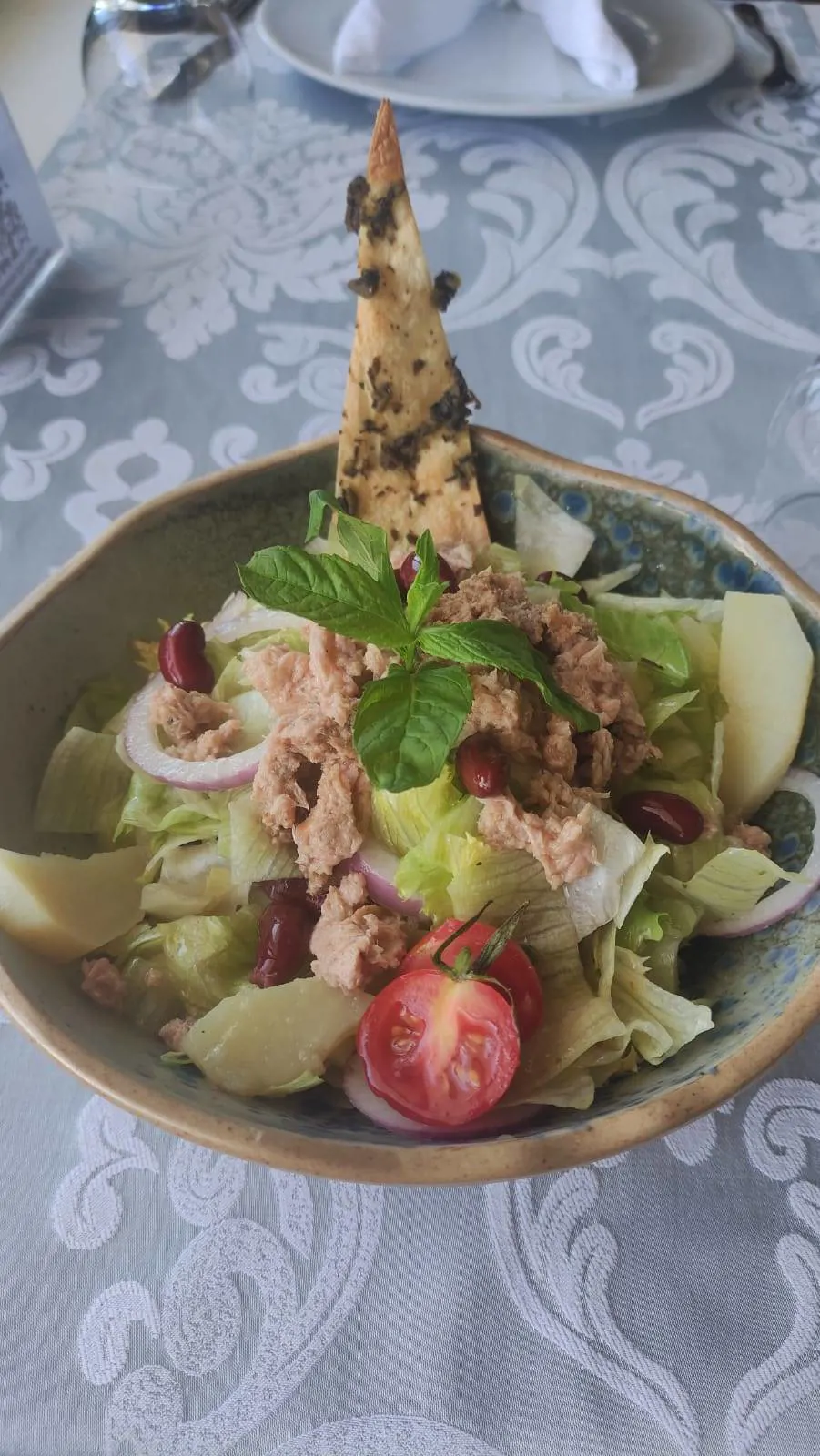 Nisuaz Salata