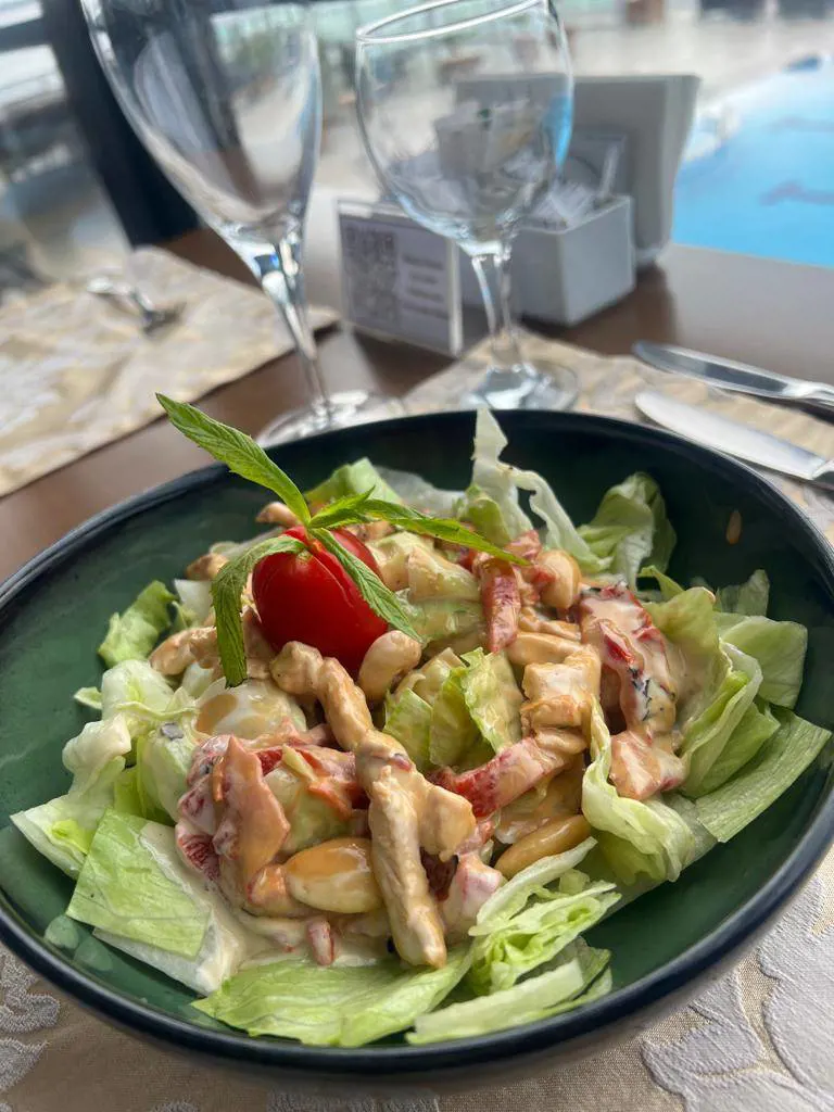 Piliç Badem Salata