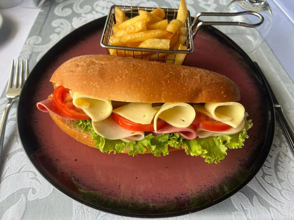 Şarküteri Sandviç